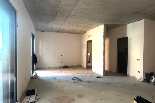 Shtepi ne shitje Apartament ne Tirane, 2+1, Mobilimi Bosh, pa mobiluar, Pagesa 329,998  Euro.