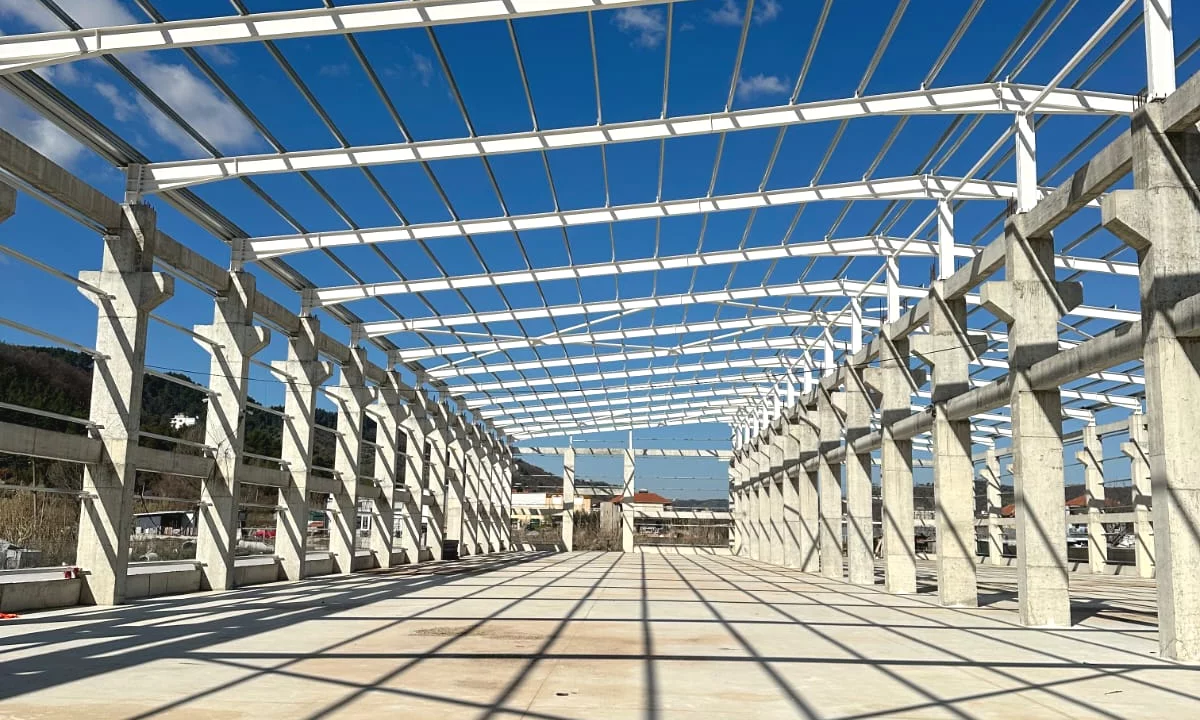 📍Jepet me qira kapanon industrial ne zonen e Prushit📍