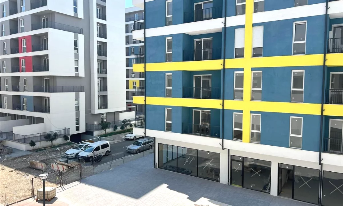 Shtepi ne shitje Apartament ne Tirane, 3+1, Mobilimi Bosh, pa mobiluar, Pagesa 136,800  Euro.