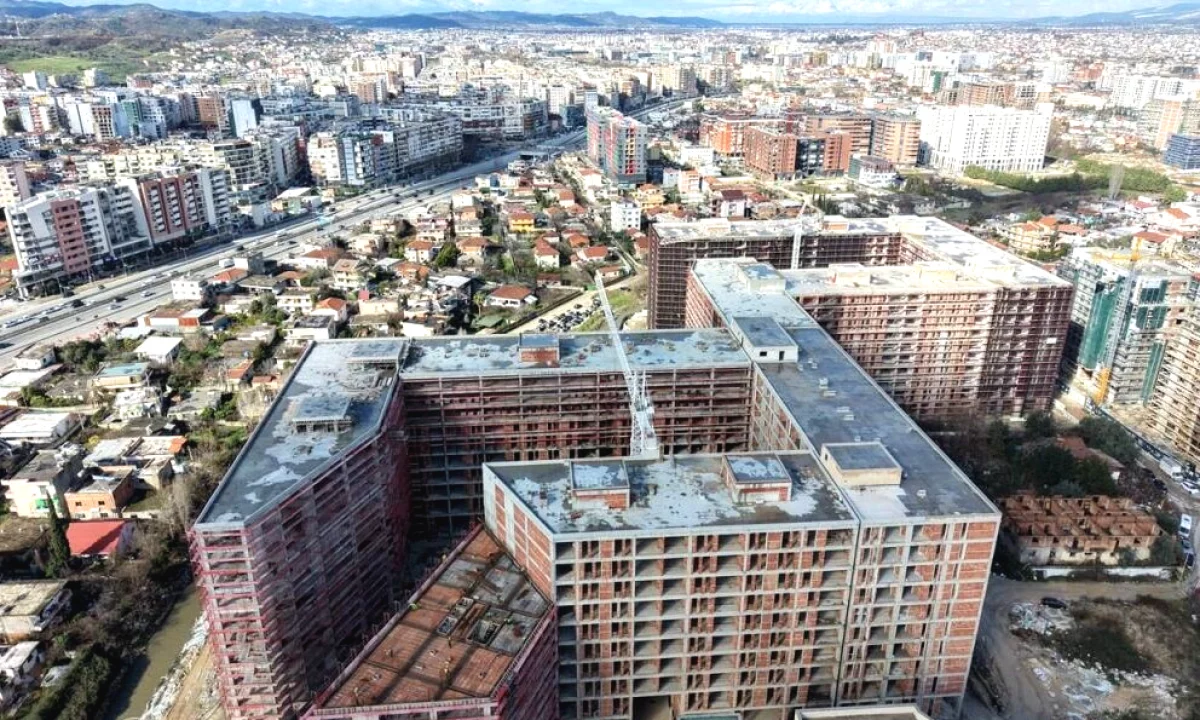 Shtepi ne shitje Apartament ne Tirane, 2+1, Mobilimi Bosh, pa mobiluar, Pagesa 230,580  Euro.