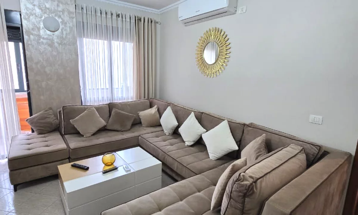 Shtepi me qera Apartament ne Tirane, 2+1, Mobilimi E mobiluar, Pagesa 850  Euro.