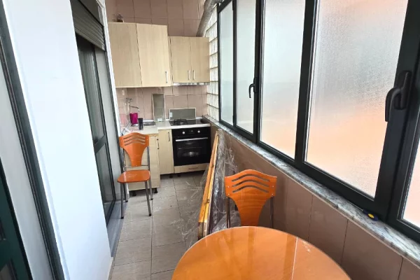 Shtepi me qera Apartament ne Tirane, 2+1, Mobilimi E mobiluar, Pagesa 850  Euro.