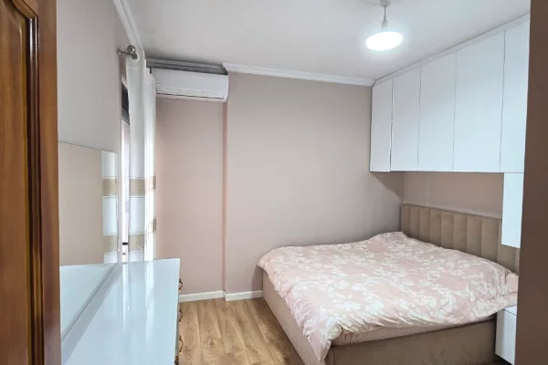 Shtepi me qera Apartament ne Tirane, 2+1, Mobilimi E mobiluar, Pagesa 850  Euro.