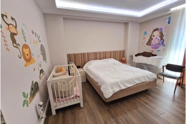 Shtepi me qera Apartament ne Tirane, 3+1, Mobilimi E mobiluar, Pagesa 1,200  Euro.