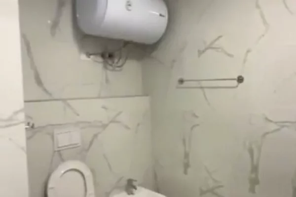 Shtepi ne shitje Apartament ne Tirane, 2+1, Mobilimi E mobiluar, Pagesa 176,200  Euro.