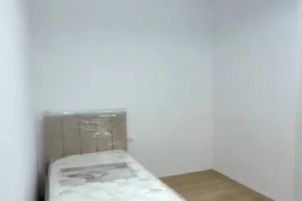 Shtepi ne shitje Apartament ne Tirane, 2+1, Mobilimi E mobiluar, Pagesa 176,200  Euro.