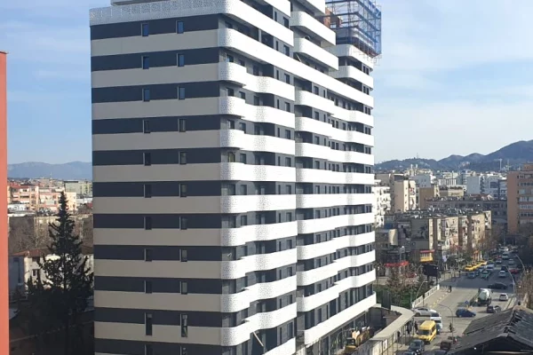 Shtepi ne shitje Apartament ne Tirane, 1+1, Mobilimi Bosh, pa mobiluar, Pagesa 190,000  Euro.