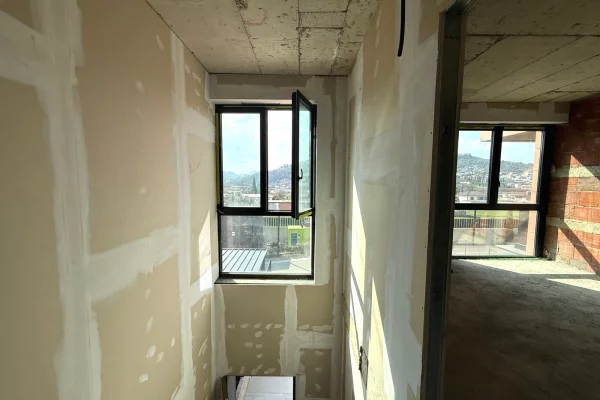 Shtepi ne shitje Vila Luksoze ne Tirane, 3+1, Mobilimi Bosh, pa mobiluar, Pagesa 780,000  Euro.