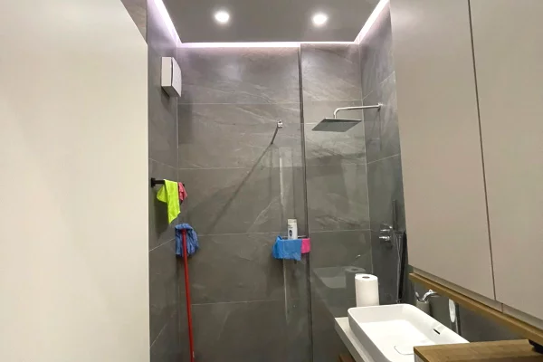 Shtepi me qera Apartament ne Tirane, 1+1, Mobilimi E mobiluar, Pagesa 850  Euro.