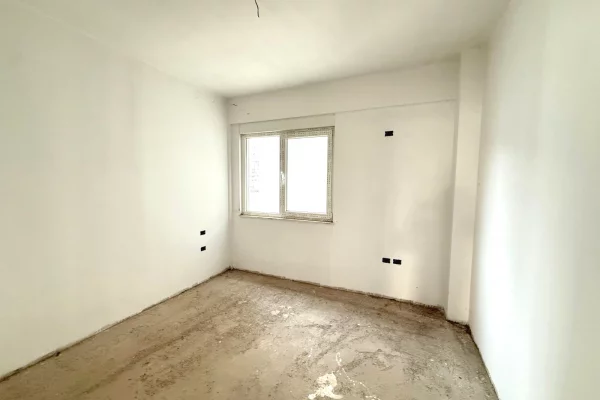 Shtepi ne shitje Apartament ne Tirane, 3+1, Mobilimi Bosh, pa mobiluar, Pagesa 434,700  Euro.