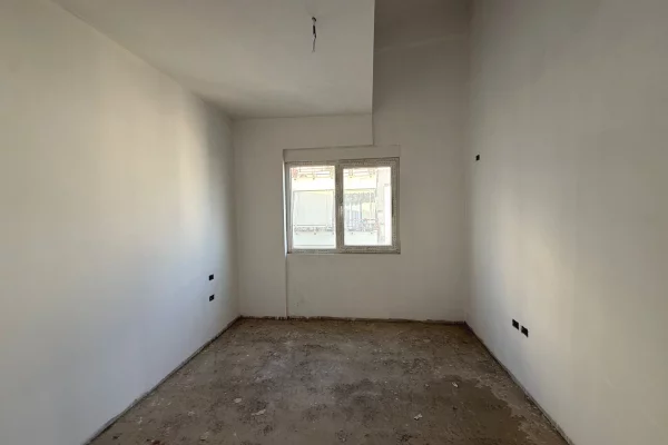 Shtepi ne shitje Apartament ne Tirane, 3+1, Mobilimi Bosh, pa mobiluar, Pagesa 434,700  Euro.