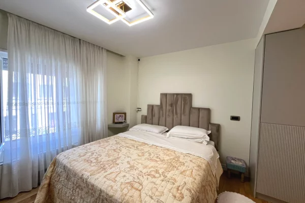 Shtepi ne shitje Duplex(shtepi me 2 kate) ne Tirane, 3+1, Mobilimi E mobiluar, Pagesa 330,000  Euro.