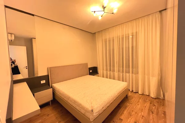Shtepi me qera Apartament ne Tirane, 1+1, Mobilimi E mobiluar, Pagesa 80,000  Leke.