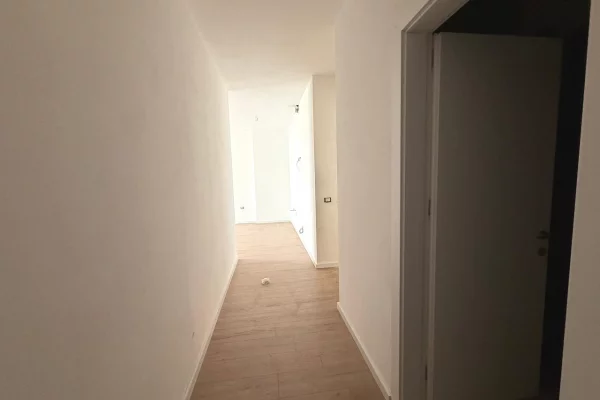 🏢 Zyre me Qira te Golden Tower, Mine Peza!