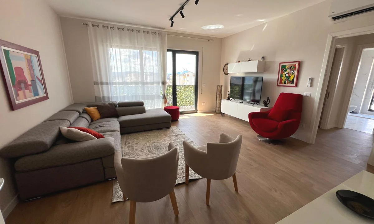 Shtepi me qera Apartament ne Tirane, 2+1, Mobilimi E mobiluar, Pagesa 1,100  Euro.