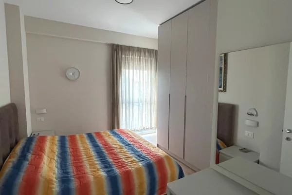 Shtepi me qera Apartament ne Tirane, 2+1, Mobilimi E mobiluar, Pagesa 1,100  Euro.