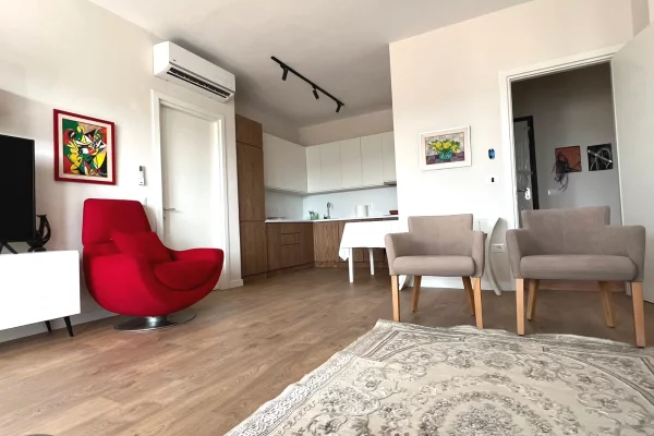 Shtepi me qera Apartament ne Tirane, 2+1, Mobilimi E mobiluar, Pagesa 1,100  Euro.