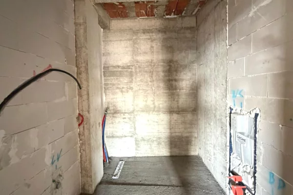 Shtepi ne shitje Vila Luksoze ne Tirane, 4+1, Mobilimi Bosh, pa mobiluar, Pagesa 700,000  Euro.