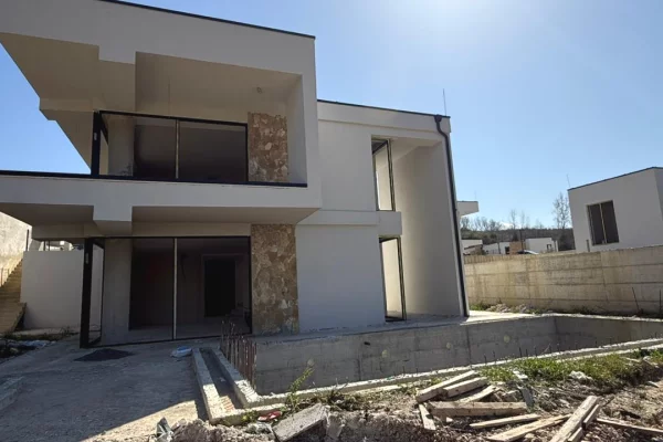 Shtepi ne shitje 4+1 ne Tirane - 750,000 Euro