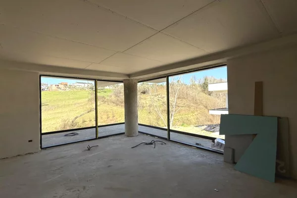 Shtepi ne shitje Vila Luksoze ne Tirane, 4+1, Mobilimi Bosh, pa mobiluar, Pagesa 750,000  Euro.