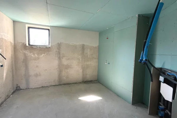 Shtepi ne shitje Vila Luksoze ne Tirane, 4+1, Mobilimi Bosh, pa mobiluar, Pagesa 750,000  Euro.