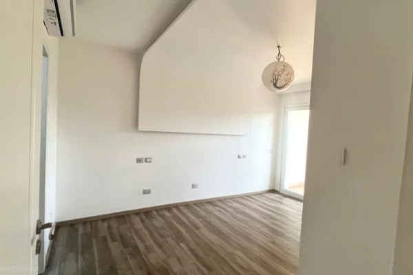 Apartment for sale in Tirana 2+1, Emty