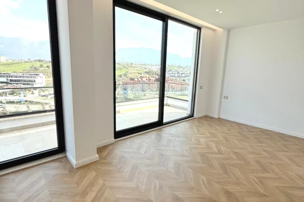 Luxury villas for sale in Tirana 4+1, Emty