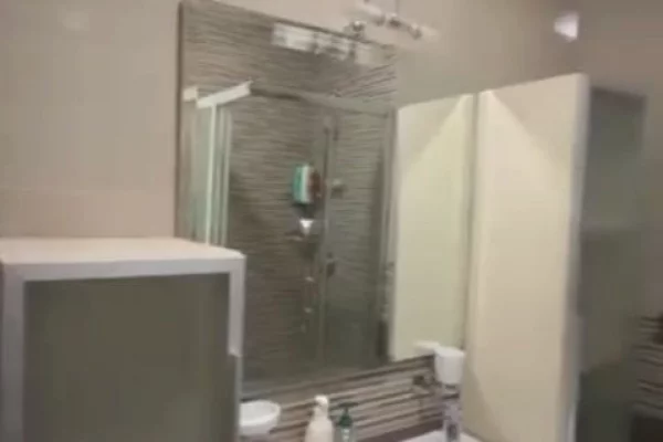 Shtepi ne shitje Apartament ne Durres, 2+1, Mobilimi E mobiluar, Pagesa 300,000  Euro.