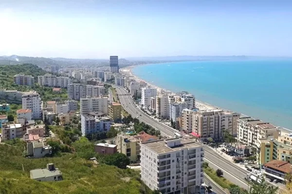 Shtepi ne shitje Apartament ne Durres, 2+1, Mobilimi E mobiluar, Pagesa 300,000  Euro.