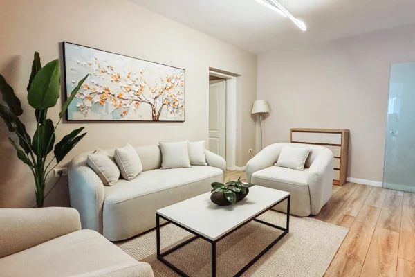 Shtepi me qera Apartament ne Tirane, 2+1, Mobilimi E mobiluar, Pagesa 90,000  Leke.