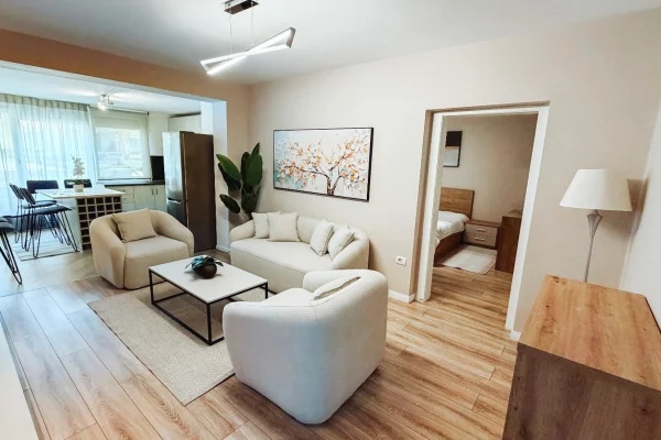 Shtepi me qera 2+1 ne Tirane - 90,000 Leke