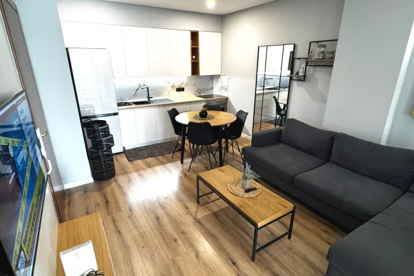 Shtepi me qera Apartament ne Tirane, 2+1, Mobilimi E mobiluar, Pagesa 65,000  Leke.