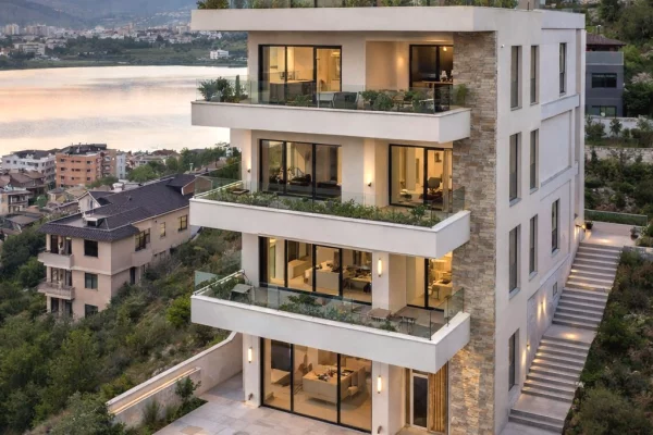 🏡Shitet Super Vile 4-Kateshe e Mobiluar te Liqeni i Thate!