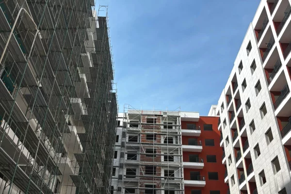 Shtepi ne shitje Apartament ne Tirane, 1+1, Mobilimi Bosh, pa mobiluar, Pagesa 108,000  Euro.