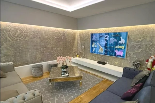 🏡Shitet Apartament 3+1+2 pranë Stadiumit Air Albania, Rruga Elbasanit 