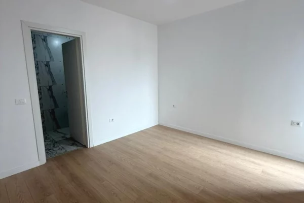 Appartamento in vendita a Tirana 2+1, Vuoto