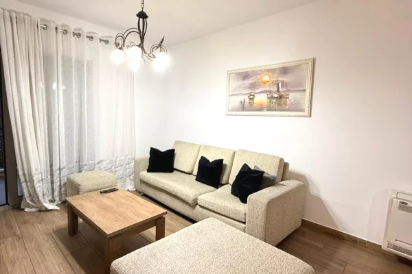 Appartamento in affitto a Tirana 2+1, Arredato