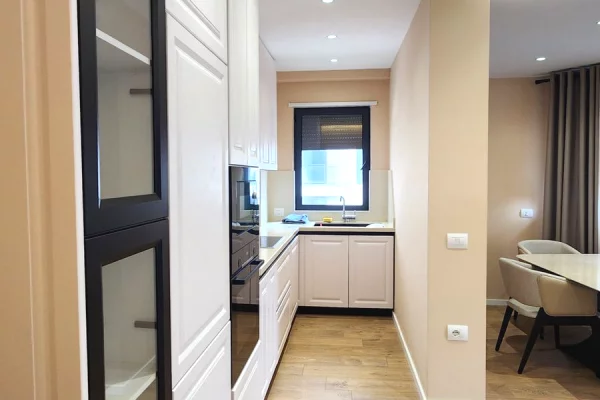 Appartamento in vendita a Tirana 2+1, Arredato