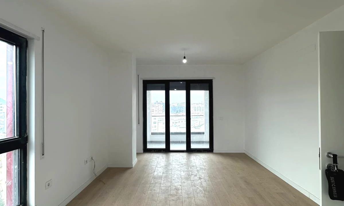 Appartamento in vendita a Tirana 3+1, Vuoto