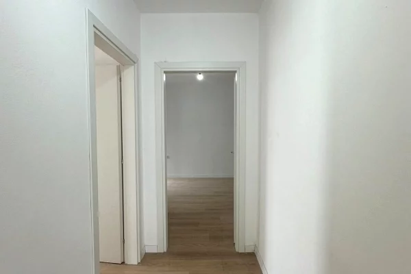 Appartamento in vendita a Tirana 3+1, Vuoto
