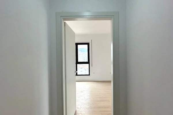 Appartamento in vendita a Tirana 3+1, Vuoto