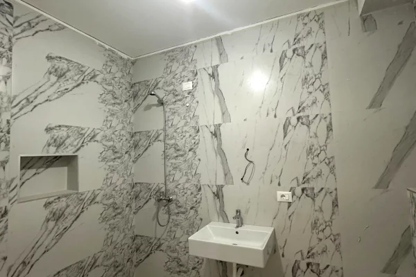 Appartamento in vendita a Tirana 3+1, Vuoto