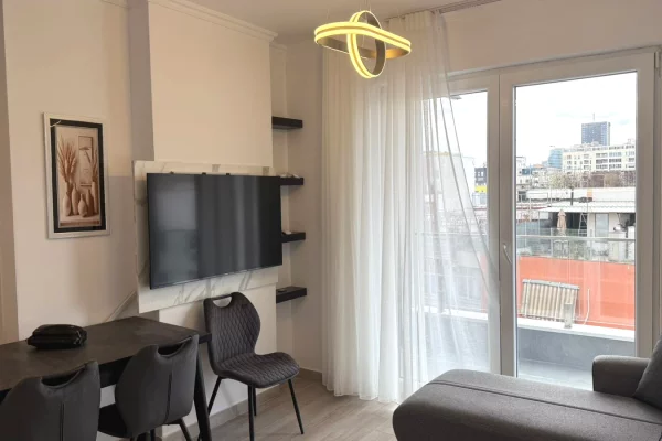 Shtepi me qera Apartament ne Tirane, 2+1, Mobilimi E mobiluar, Pagesa 900  Euro.