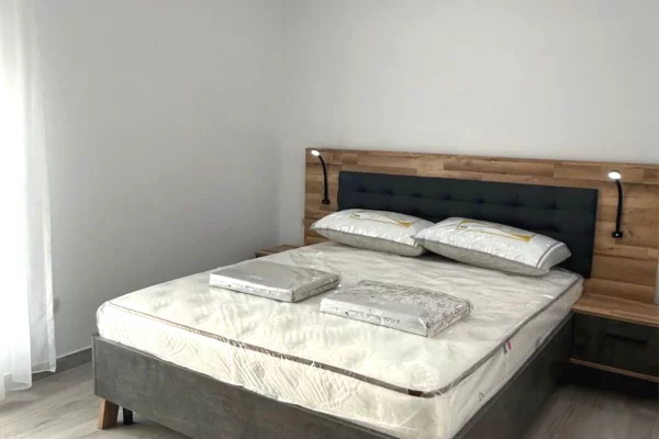 Shtepi me qera Apartament ne Tirane, 2+1, Mobilimi E mobiluar, Pagesa 900  Euro.