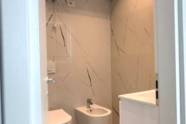 Shtepi me qera Apartament ne Tirane, 2+1, Mobilimi E mobiluar, Pagesa 900  Euro.