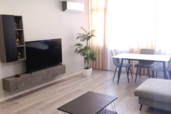 🏡Shitet Apartament 2+1 te rruga Frosina Plaku prane 21 Dhjetorit, Tiranë!