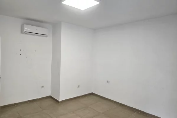 🏢JEPET ZYRE ME QIRA PRANE RTSH-se.