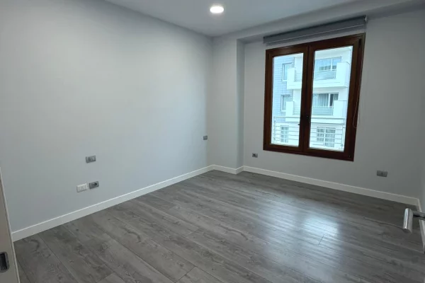 🏢Jepet Zyre me Qira 200 m2 te Kompleksi Delijorgji!