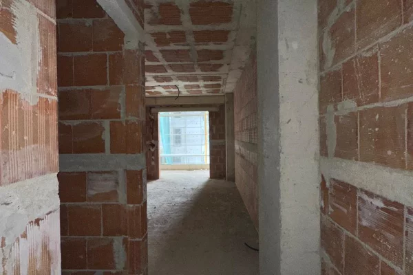 Shtepi ne shitje Apartament ne Tirane, 1+1, Mobilimi Bosh, pa mobiluar, Pagesa 118,800  Euro.