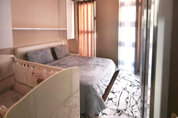Shtepi ne shitje Apartament ne Tirane, 1+1, Mobilimi E mobiluar, Pagesa 110,000  Euro.